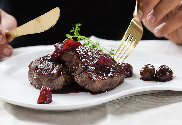 Beef fillet in chestnuts and red wine